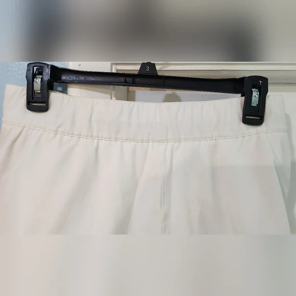 Women's Talbots White Skort, Size L - Picture 6 of 10